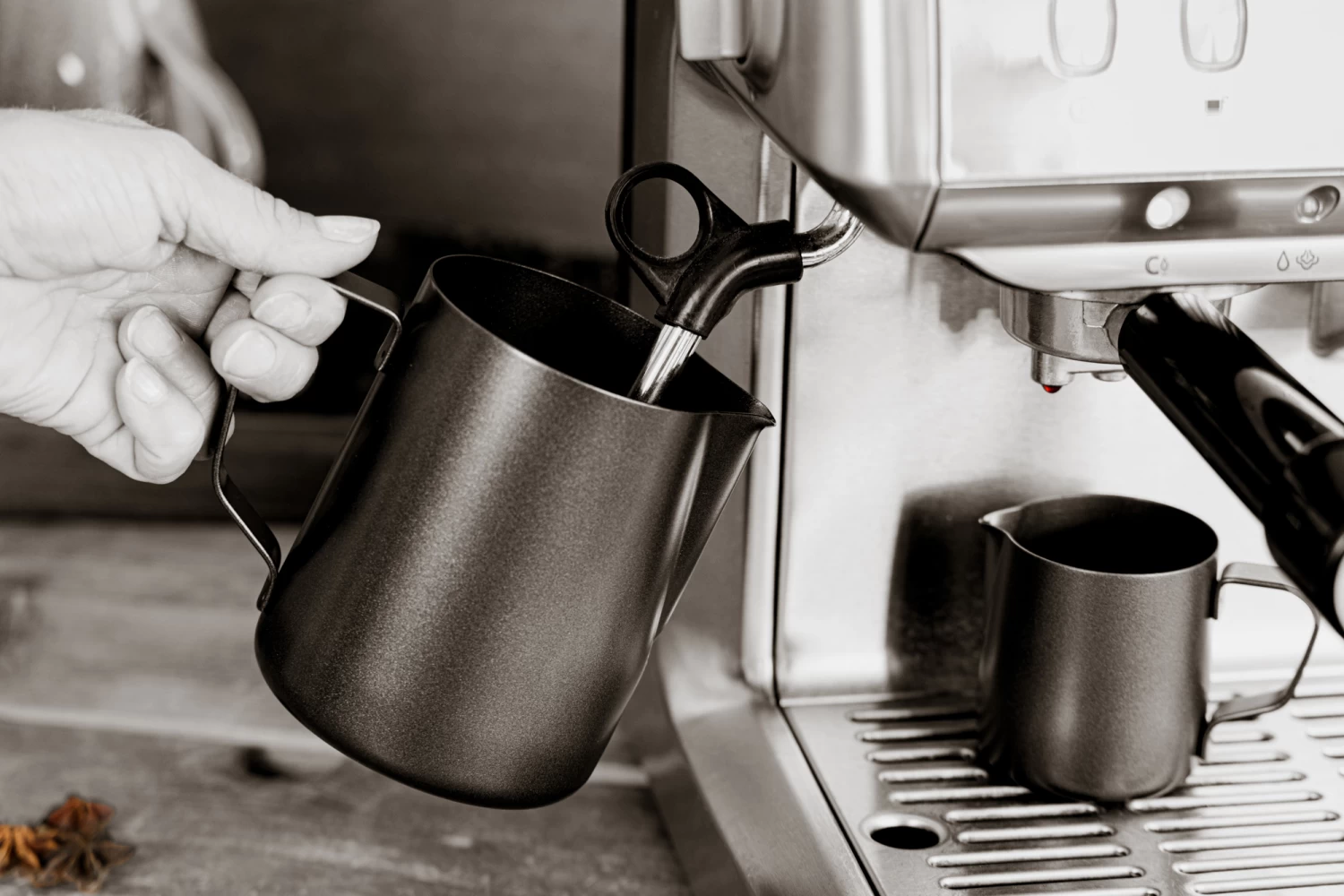 Jay Hill Melkopschuimkan - Zwart - 600 Ml 4 Jay Hill Melkopschuimkan - Zwart - 600 Ml - Afbeelding 2