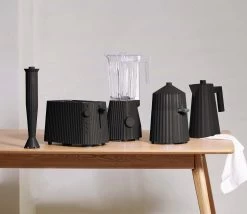 Alessi Citruspers Plissé - Elektrisch - Zwart - Michele De Lucchi - MDL07 B -Keukengerei Korting Winkel Alessi Plisse MDL06 07 08 09 10 B A4 3500pxl 2