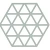 Zone Denmark Pannenonderzetter Triangles - Nordic Sky - 16 X 14 Cm -Keukengerei Korting Winkel Zone Denmark Pannenonderzetter Nordic Sky Triangle Siliconen 16 x 14 cm