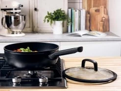 BK Hapjespan Met Deksel - Easy Induction - ø 28 Cm / 4.6 Liter - Keramische Anti-aanbaklaag -Keukengerei Korting Winkel bcf2cdccf90878caf7fa58243e2fb20cc4cc690b BK Easy Induction Skillet 24 008