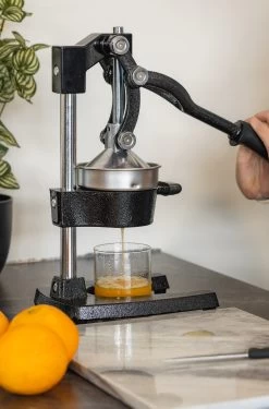 Sareva Citruspers - Gietijzer - Hevelmodel - Zwart -Keukengerei Korting Winkel citruspers 5