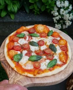 Jay Hill Serveerplank / Pizzaplank Tunea - Olijfhout - ø 30 Cm -Keukengerei Korting Winkel jay hill pizzaplank