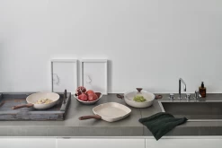 Sambonet Grillpan Rock 'n' Rose - Creme - 28 X 28 Cm - Standaard Anti-aanbaklaag -Keukengerei Korting Winkel sambonet rock n rose sfeer4 1