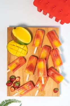 Sareva IJsjesmaker - 10 Ijsjes - Rood - Siliconen - Easy Release - Herbruikbaar -Keukengerei Korting Winkel sareva ijsjesmaker 1